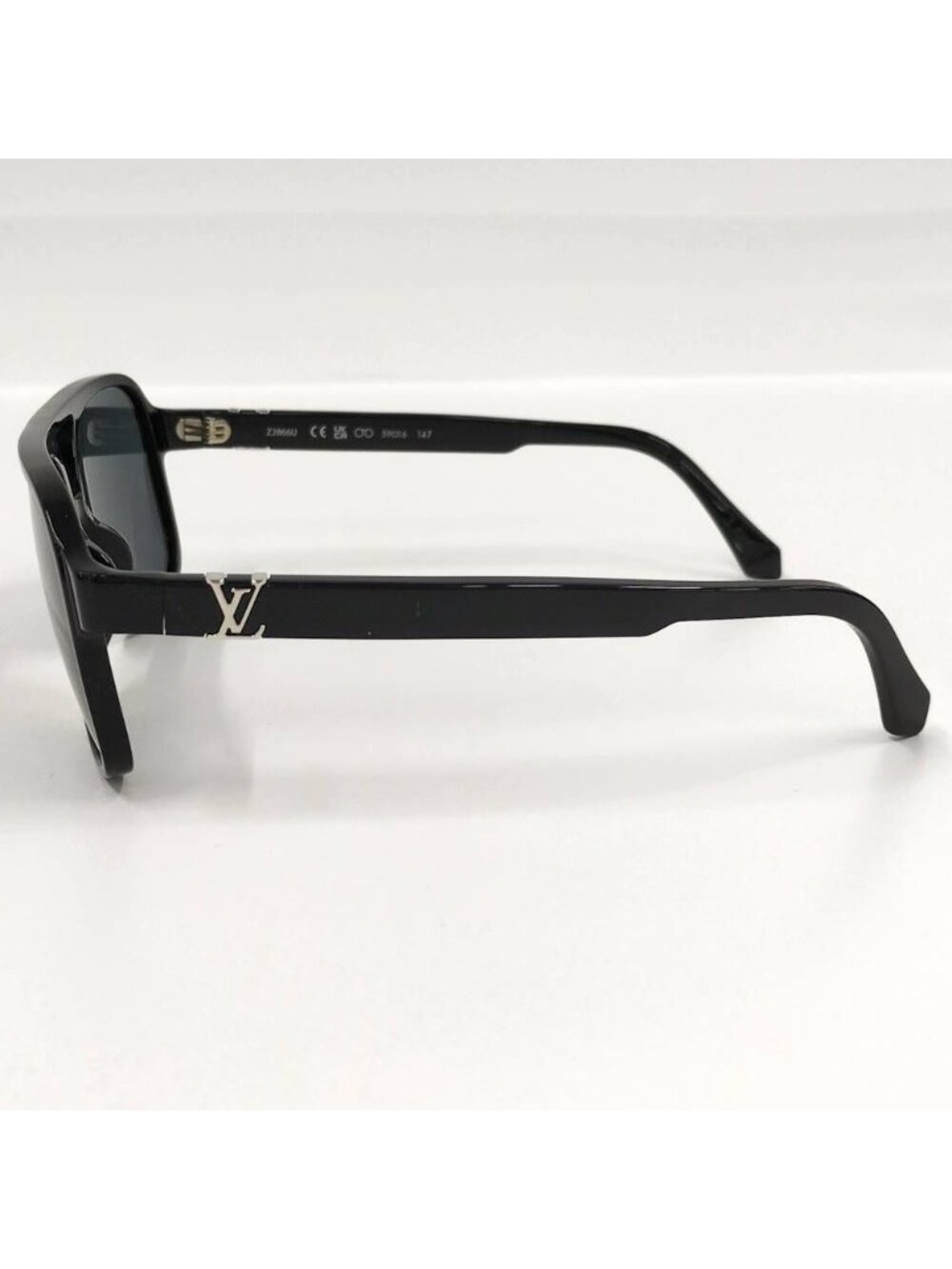 Louis Vuitton Sunglasses LV Hit Pilot Black Eyewear - Picture 2 of 10